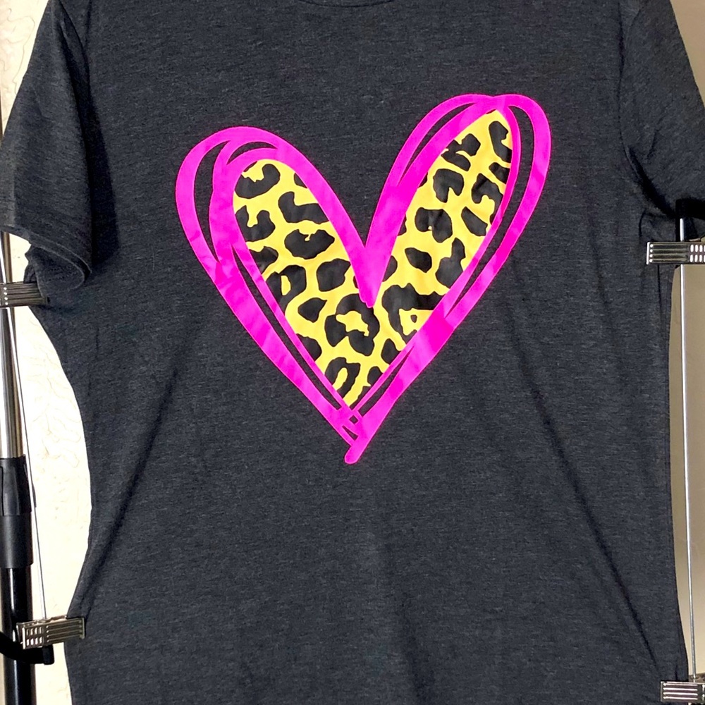 Women T-shirt leopard heart SOLD